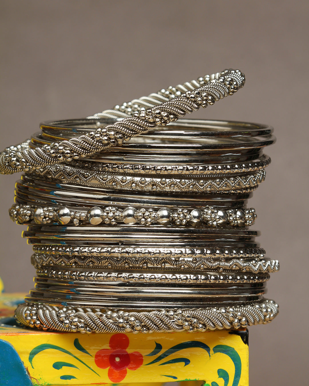 Metal hot sale bangles design