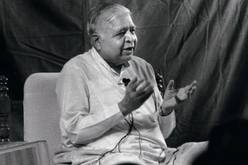 Shri S N Goenka ji teaching vipassana