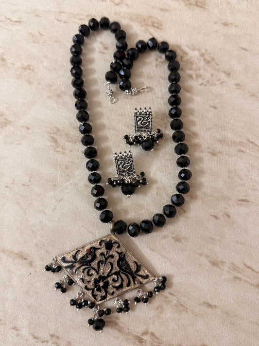 A meenakari pendent set rejuvenated for modern generation _Bindhani 