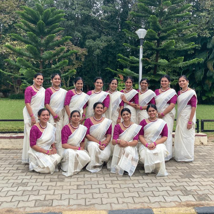 Thiruvathirakali dancers wearing Bindhani jewellary