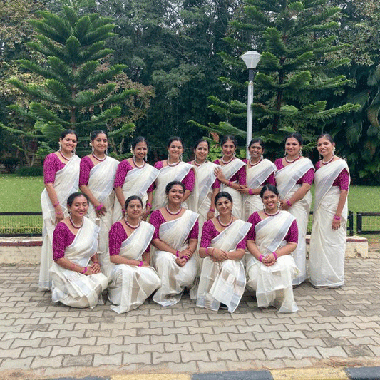 Thiruvathirakali dancers wearing Bindhani jewellary