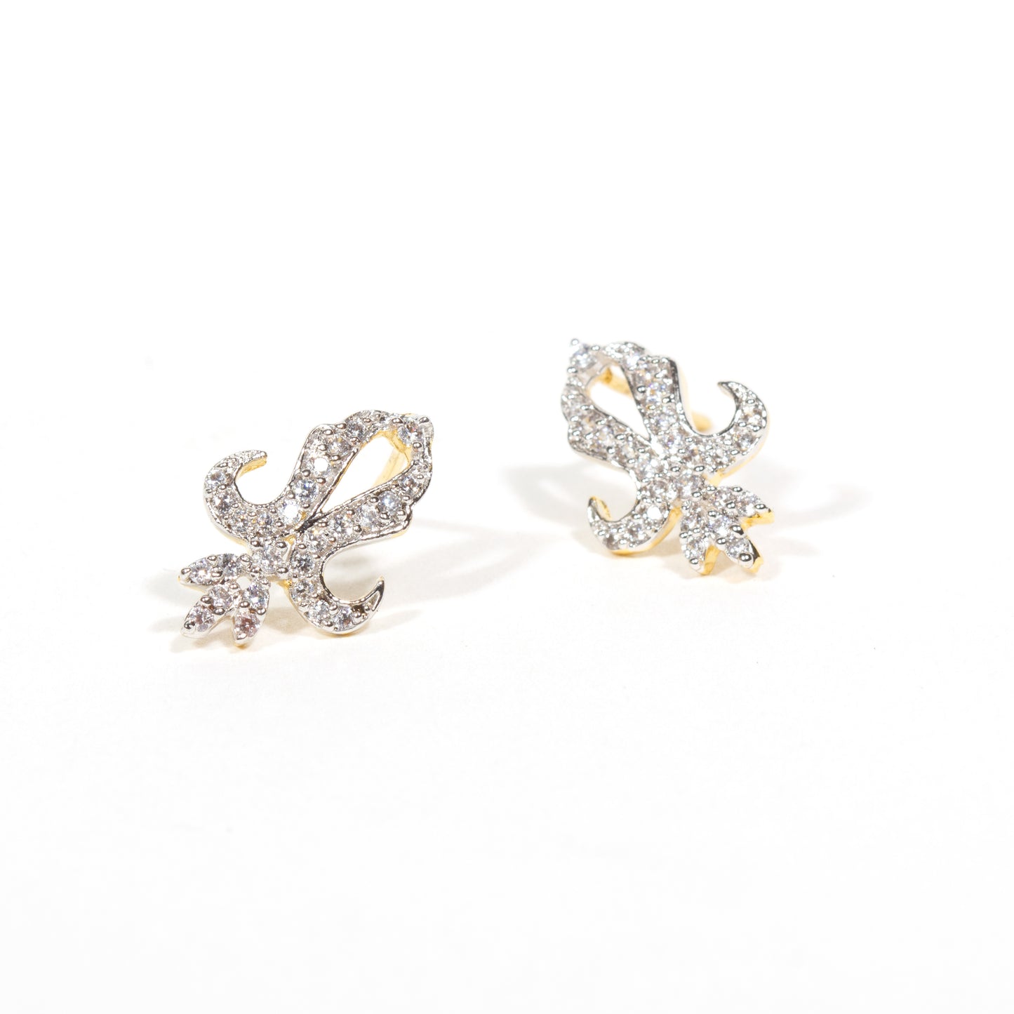 Bindhani-AD-CZ-Flower-Shaped-Stud
