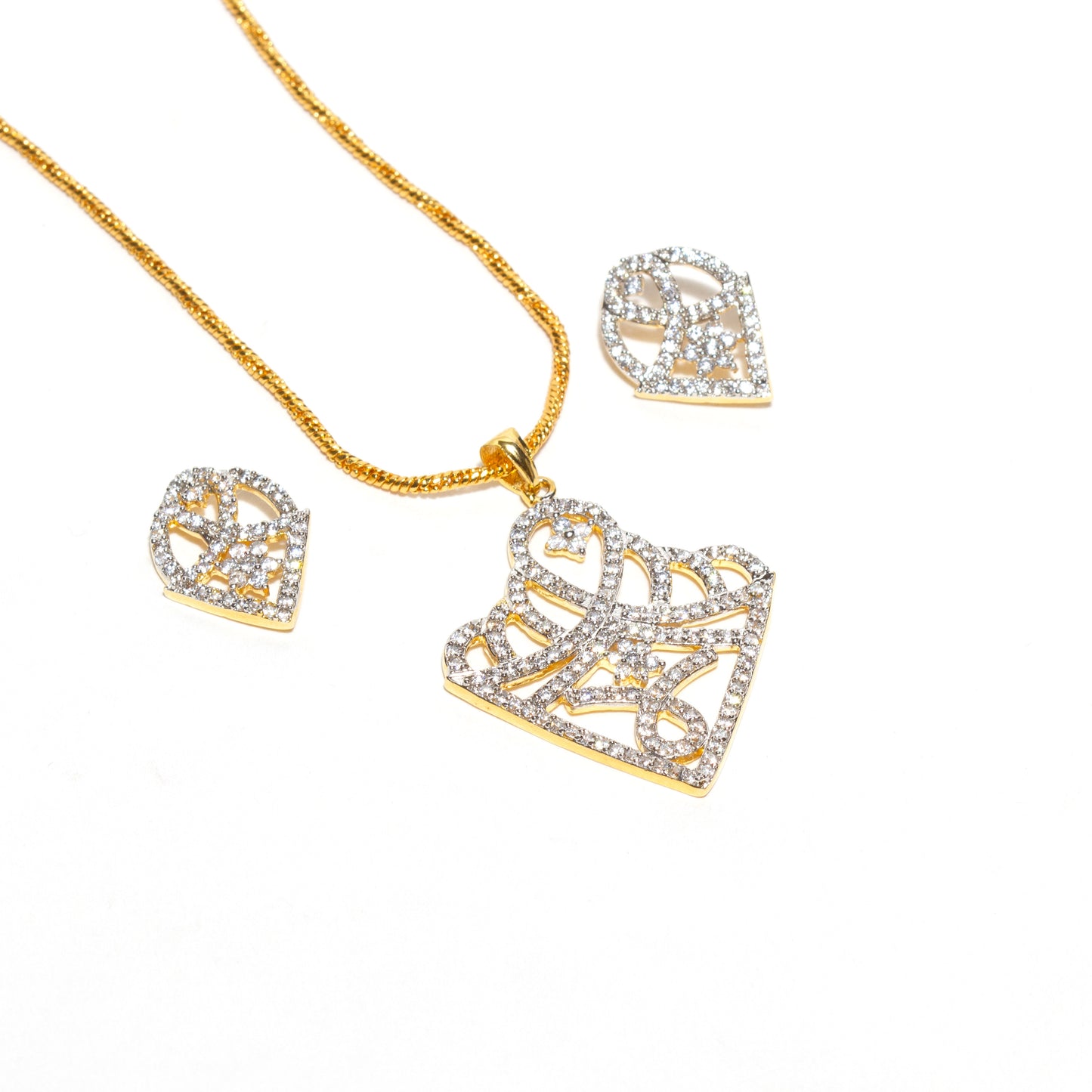 Bindhani-American-Diamond-Pendant-Chain-&-Stud
