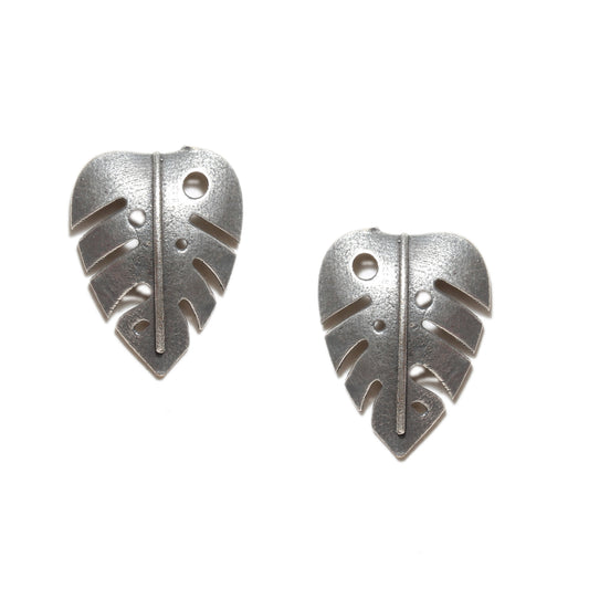 Stylish_Oxidized_Silver-toned_Leaf_Studs_Earrings