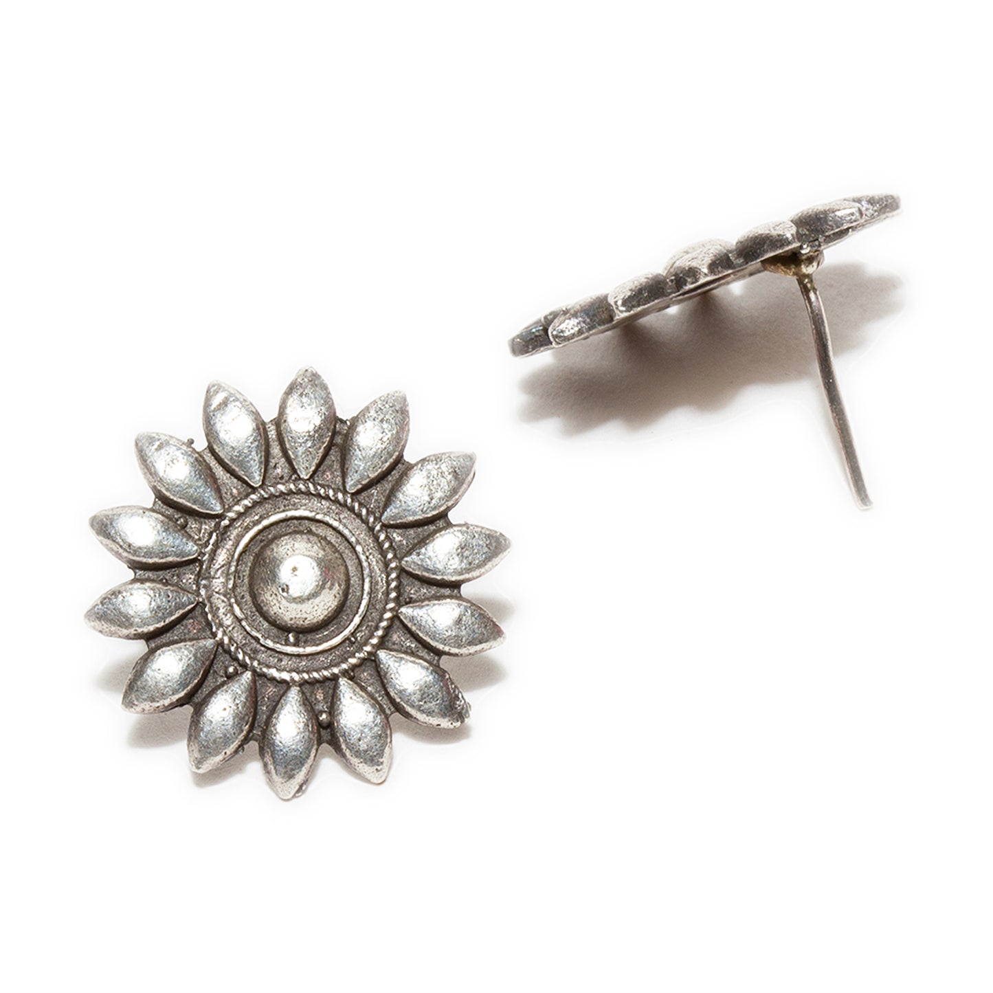 Bindhani-Oxidised-Flower-Shaped--Studs-Earrings-For-Women-Girls