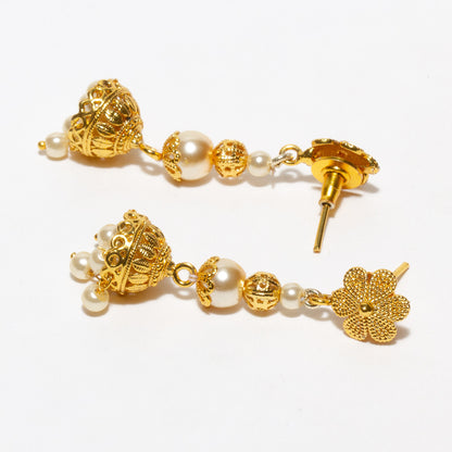 Bindhani gold-plated white pearl mala necklace with matching earrings