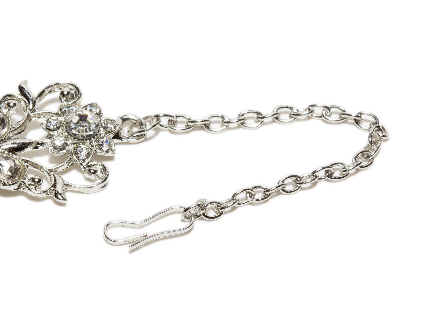 Chain View Bindhani silver-plated Kundan mang tikka showing  S hook