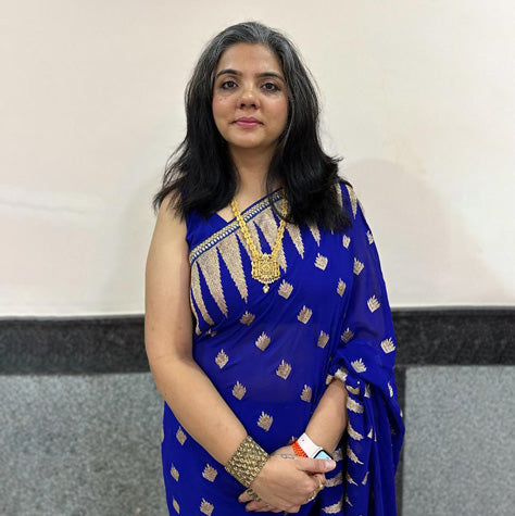 Neha-wear-blue-saree-bindhani-long-south-indian-necklace-set-golden-bangle