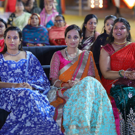 komal-wear-blue-lehanga-matching-bindhani-blue-pearl-necklace-chandbali-earrings-enjoying-with-other-friends-in-wedding
