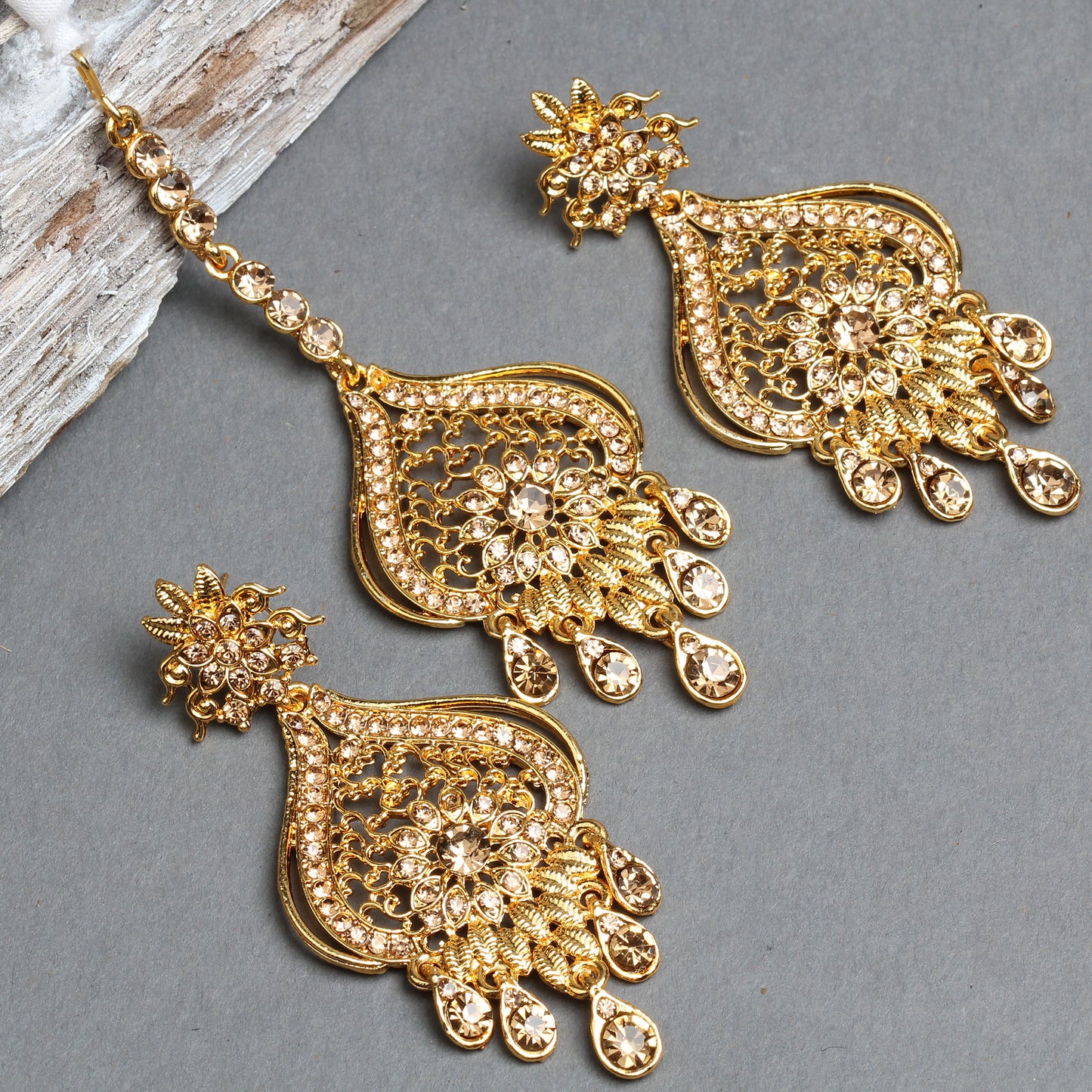 Bindhani Bollywood Earrings with golden maangTikka fashion for women